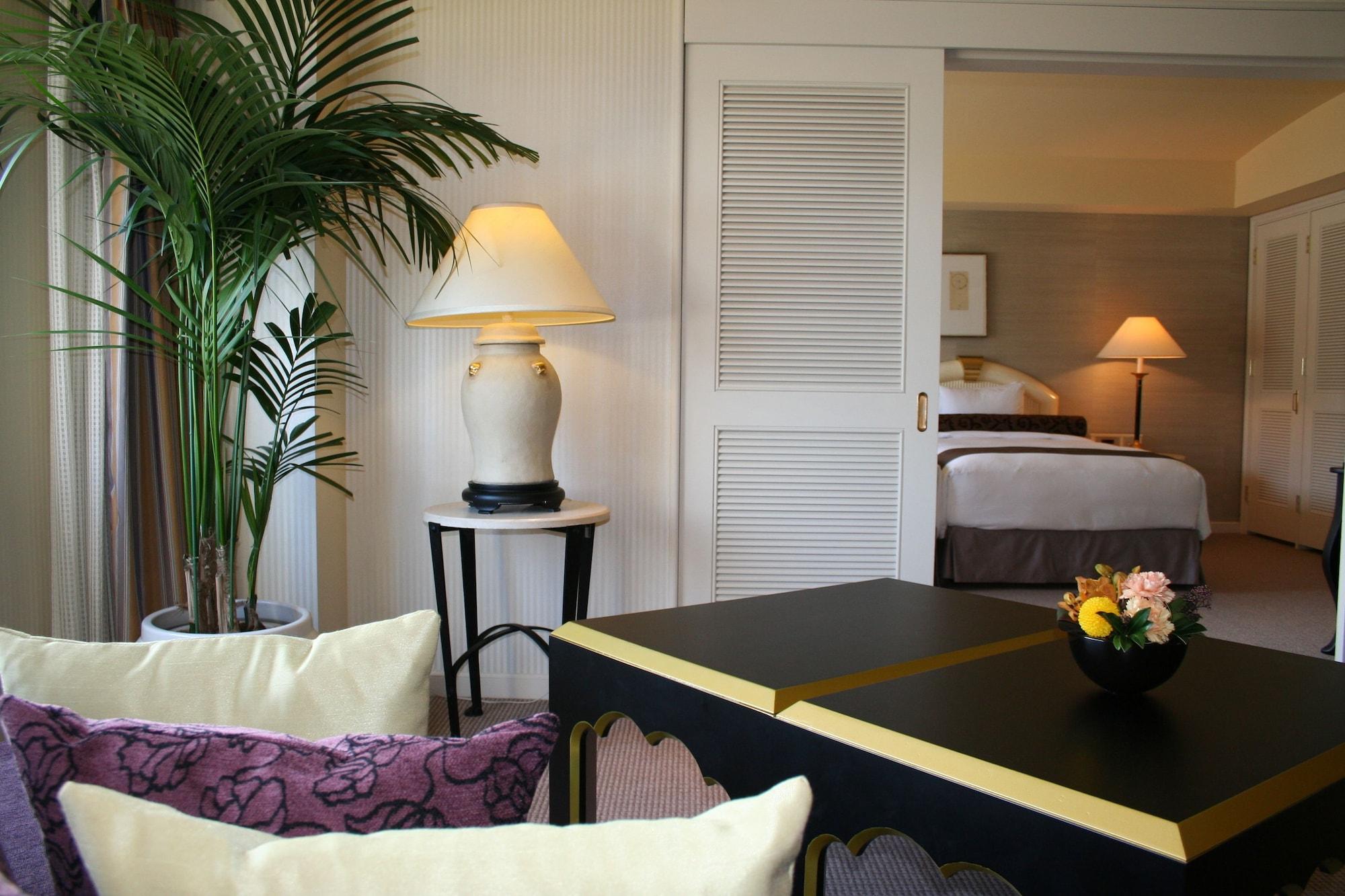 Miyako Hotel Gifu Nagaragawa מראה חיצוני תמונה A suite at the Mandarin Oriental, Singapore