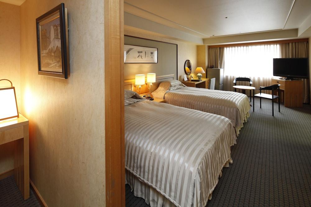 Miyako Hotel Gifu Nagaragawa מראה חיצוני תמונה A room at the hotel