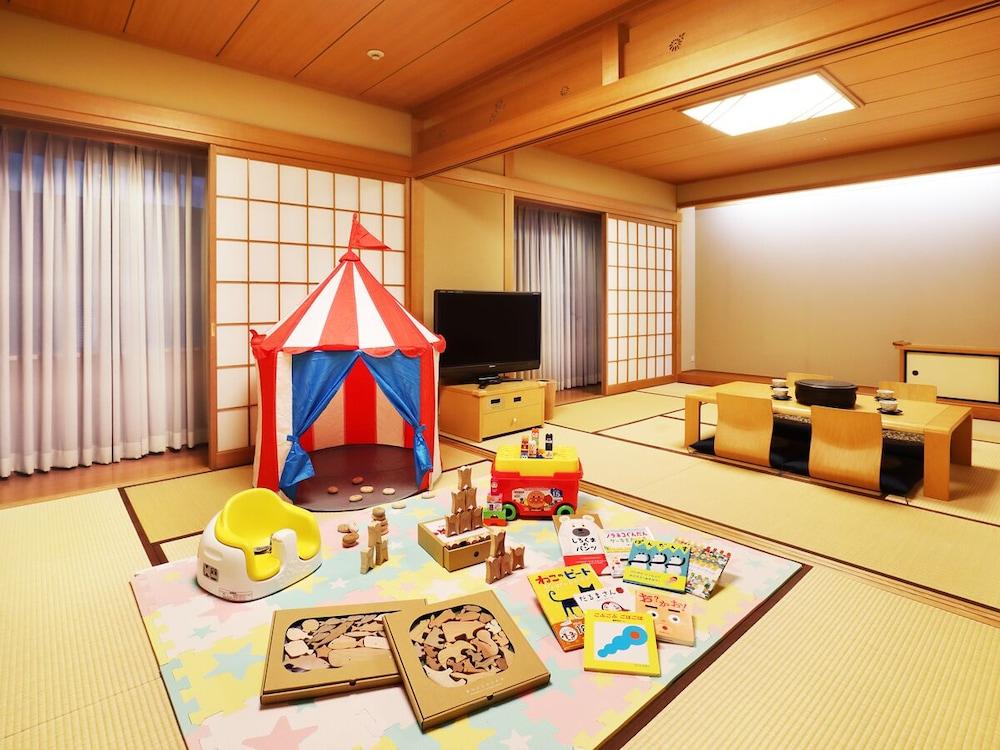Miyako Hotel Gifu Nagaragawa מראה חיצוני תמונה A room at a Japanese hotel