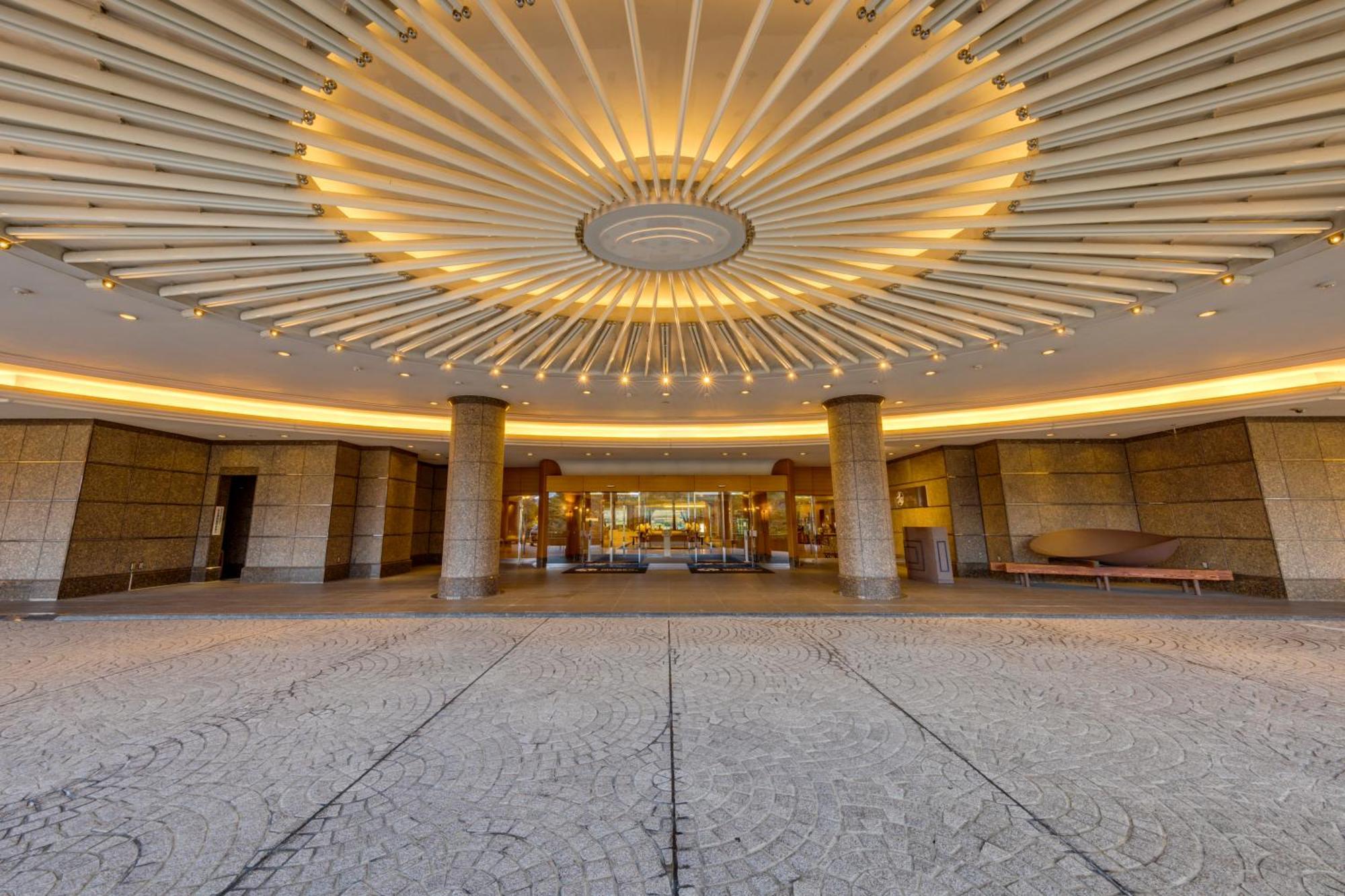 Miyako Hotel Gifu Nagaragawa מראה חיצוני תמונה The lobby of the hotel